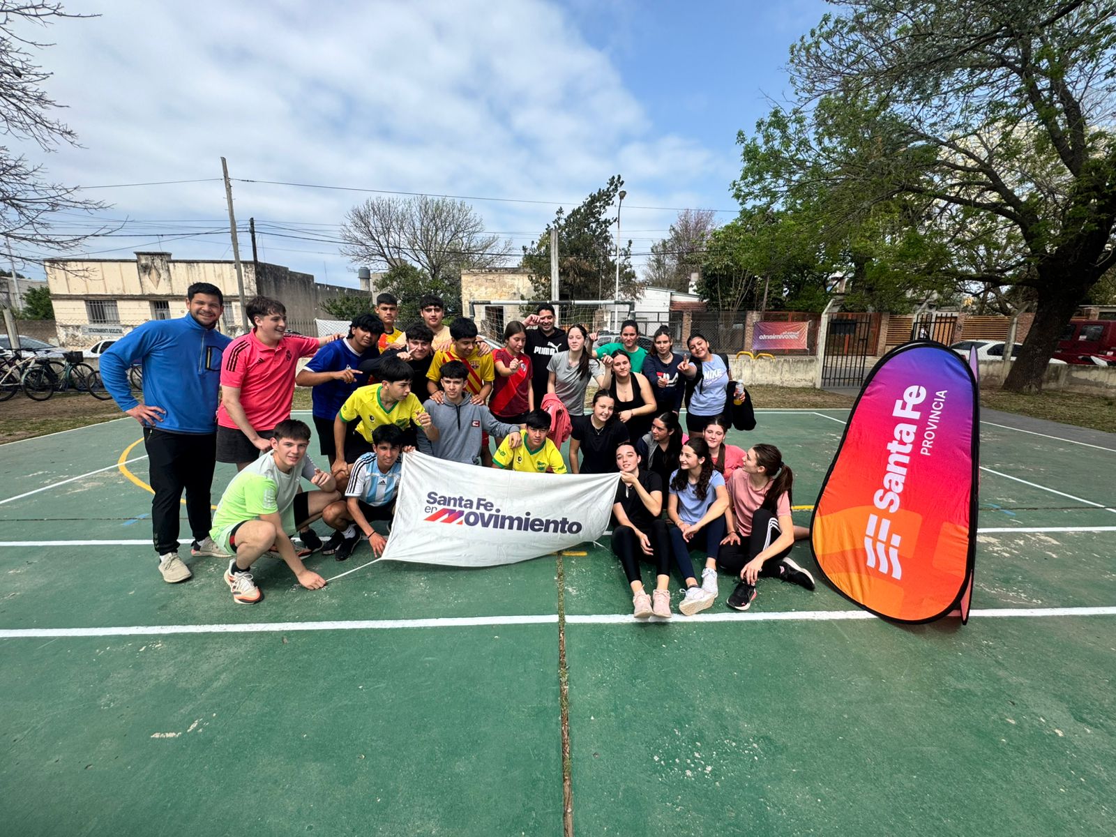 El equipo sub-16 de Handball de la EETP 612 brilla en "Santa Fe en Movimiento 2024"